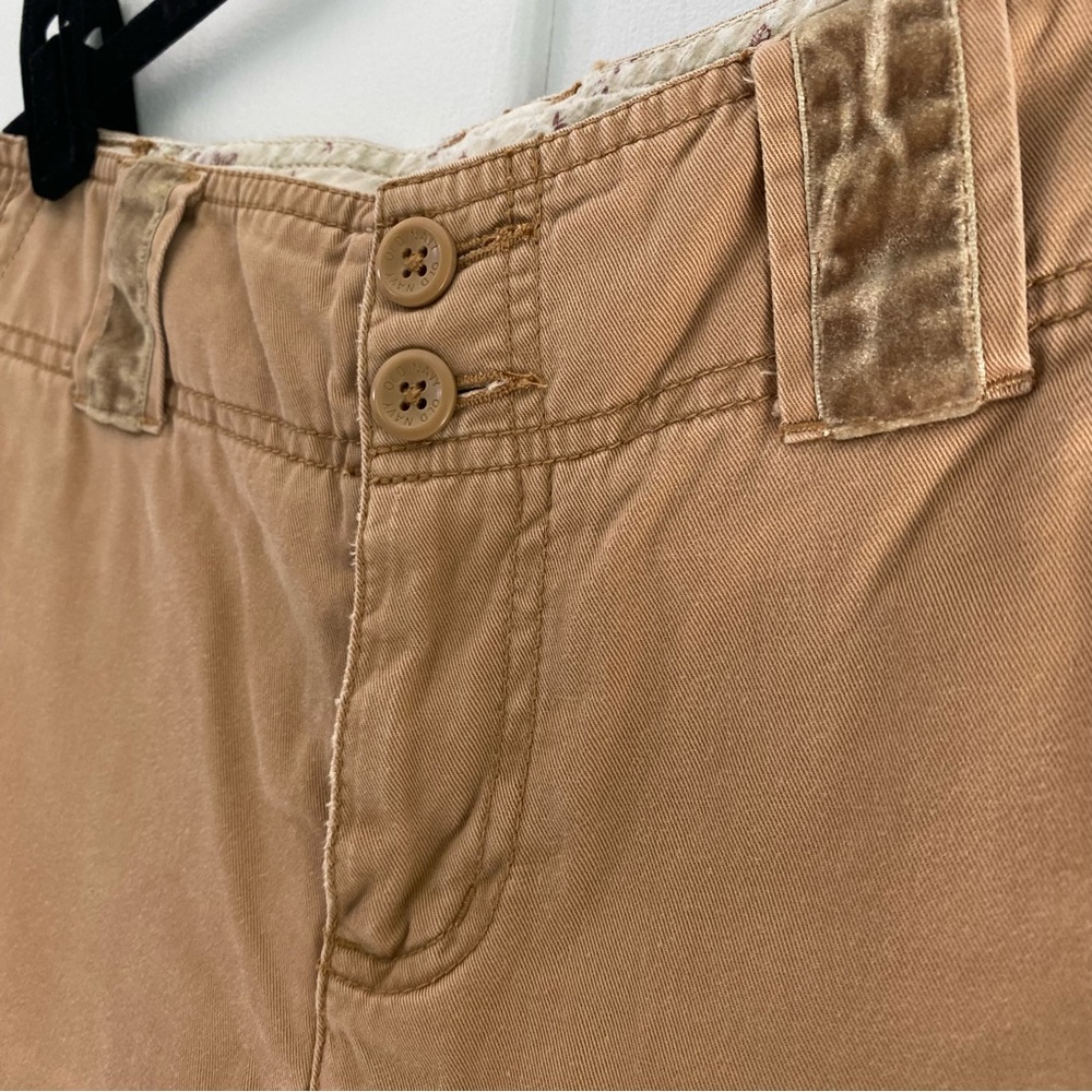 Vintage Y2K Old Navy Tan Pant Side Pockets Flap Back Pockets Velvet Belt Loops4